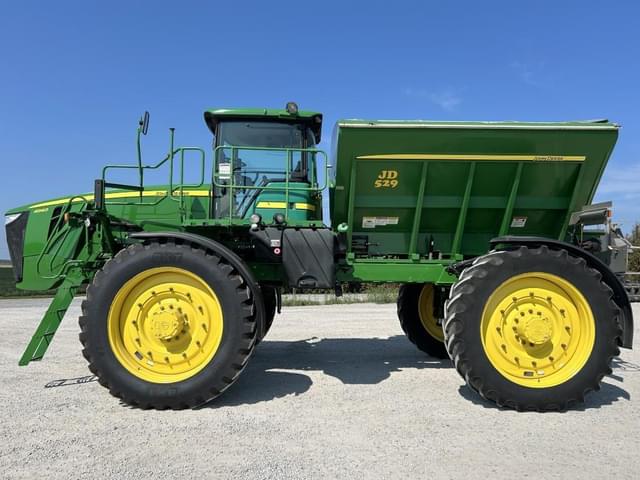 Image of John Deere 4940 equipment image 2