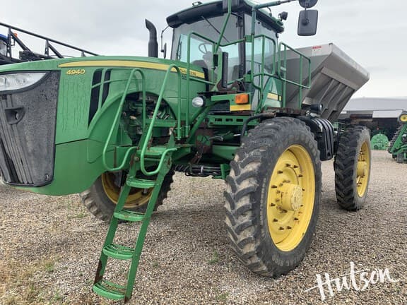 Image of John Deere 4940 equipment image 1