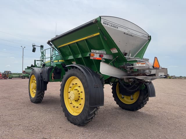 Image of John Deere 4940 equipment image 3