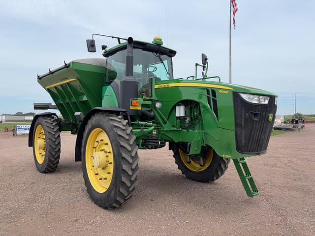 Image of John Deere 4940 equipment image 1