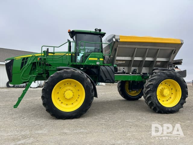 Image of John Deere 4940 equipment image 2