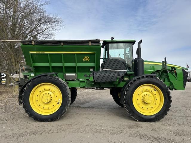 Image of John Deere 4940 equipment image 1