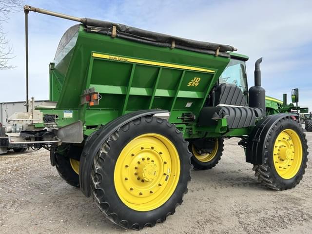 Image of John Deere 4940 equipment image 2