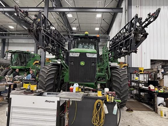 Image of John Deere 4940 equipment image 2