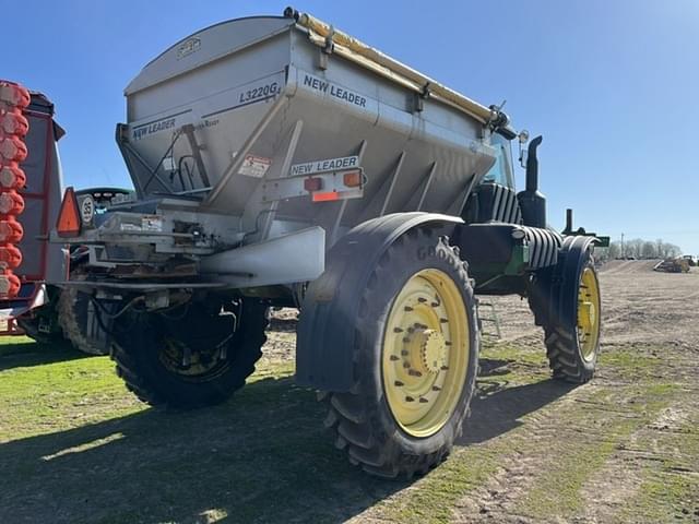 Image of John Deere 4940 equipment image 2