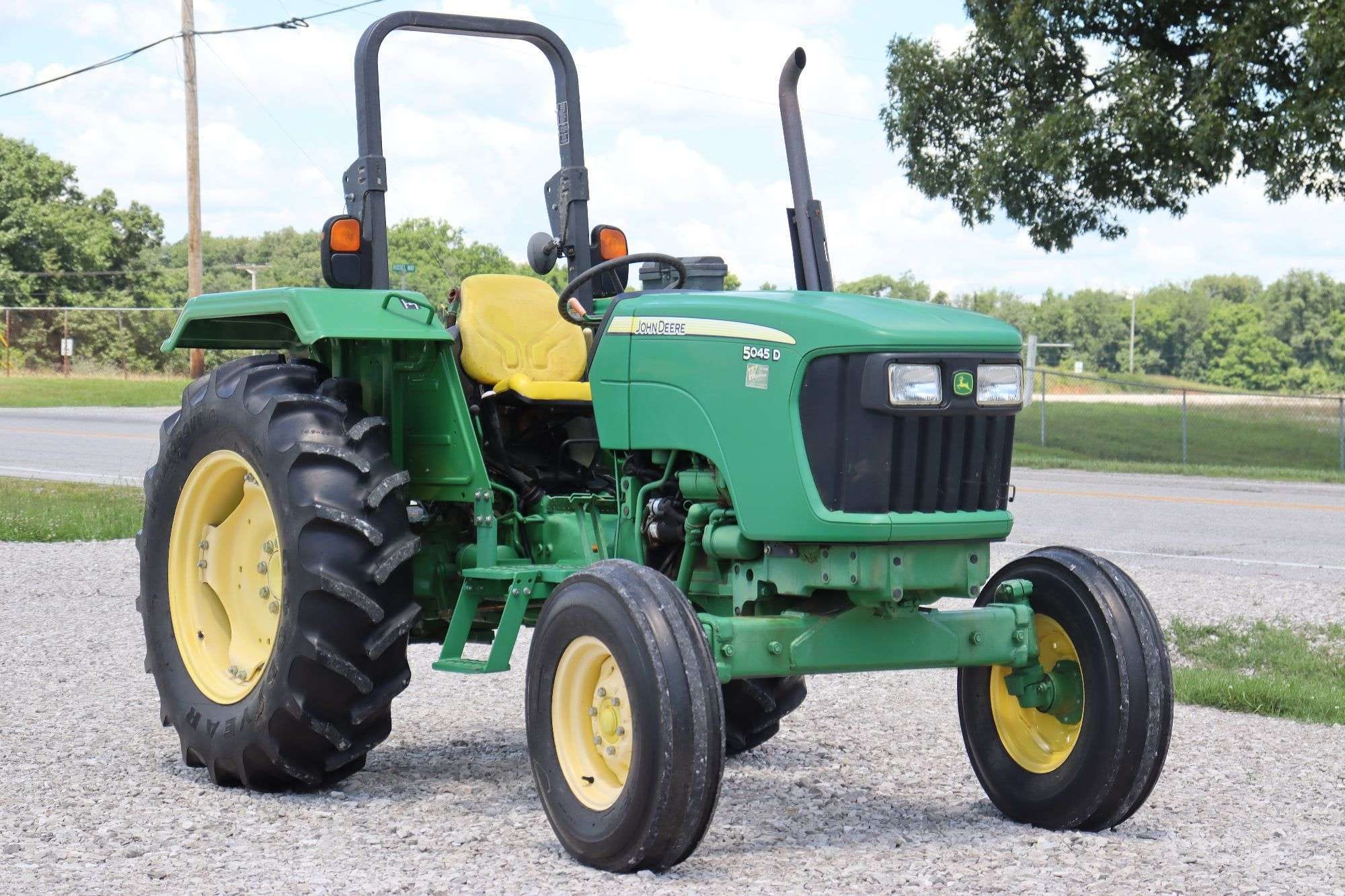 2012 John Deere 5045D Equipment Image0