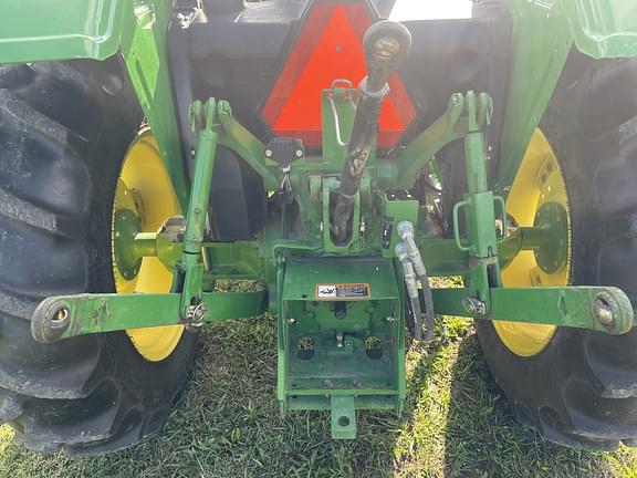 Image of John Deere 5045D equipment image 4