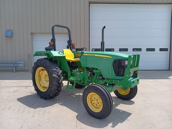 Image of John Deere 5045D Primary image