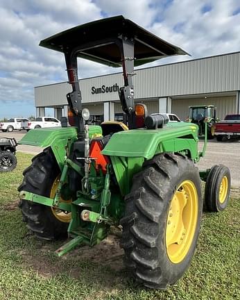 Image of John Deere 5045D equipment image 3