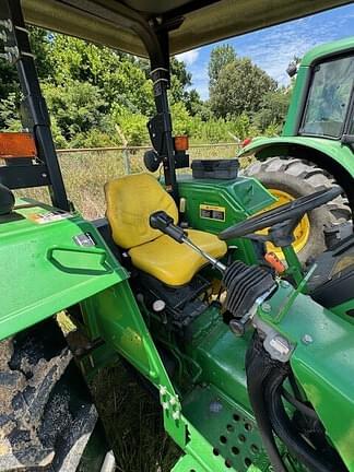 Image of John Deere 5045D equipment image 3