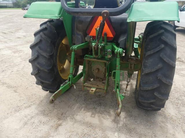 Image of John Deere 5045D equipment image 3