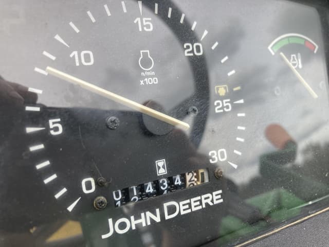 Image of John Deere 5045E equipment image 4