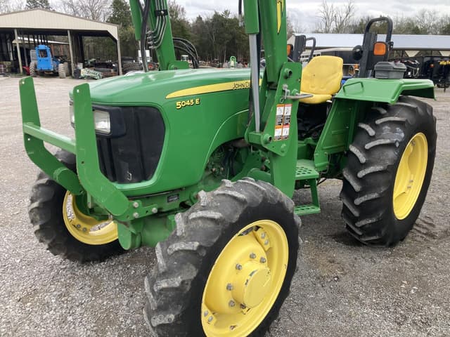 Image of John Deere 5045E equipment image 1