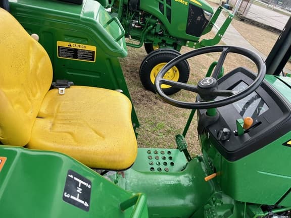 Image of John Deere 5055D equipment image 4