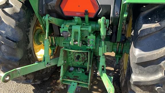 Image of John Deere 5055E equipment image 1