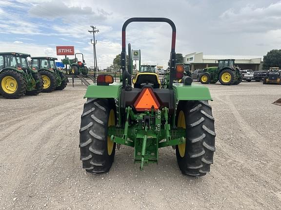 Image of John Deere 5055E equipment image 3
