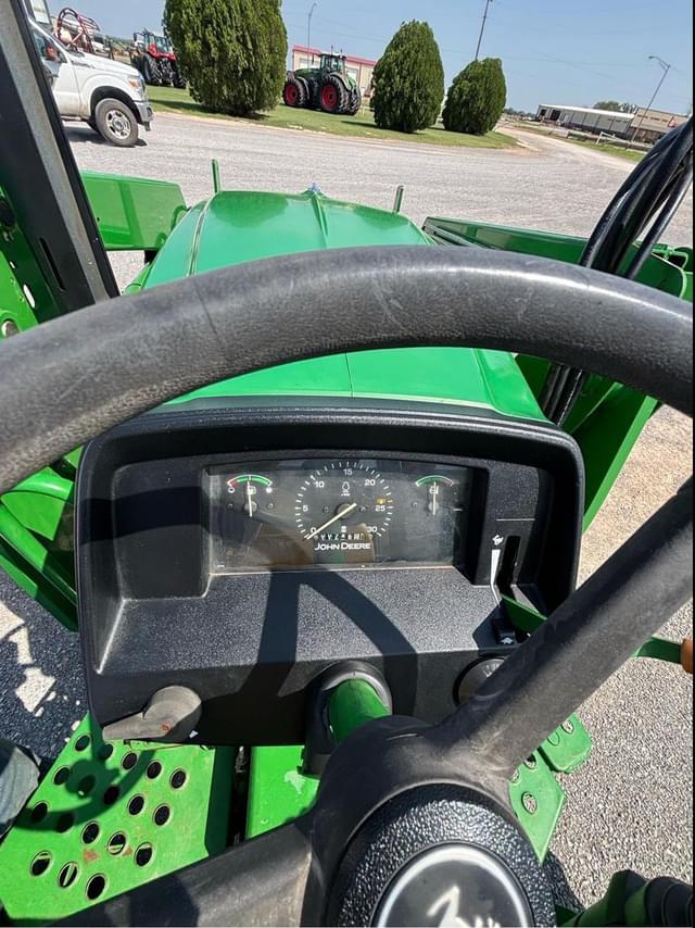 Image of John Deere 5055E equipment image 4