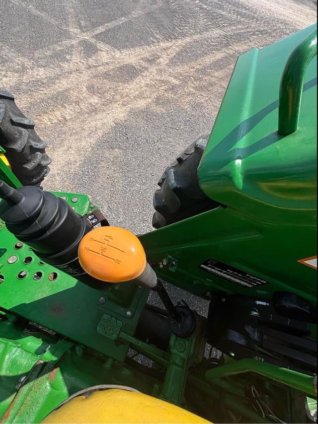 Image of John Deere 5055E equipment image 4