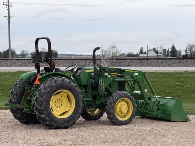 Image of John Deere 5055E equipment image 3