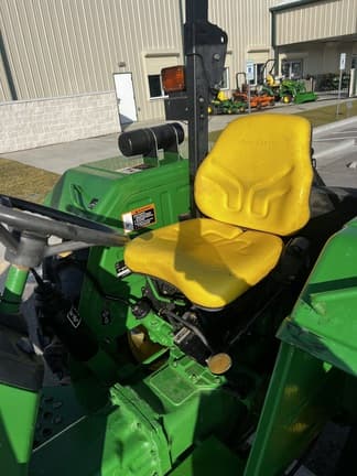 Image of John Deere 5055E equipment image 4