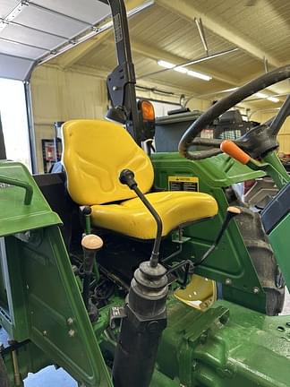 Image of John Deere 5055E equipment image 4