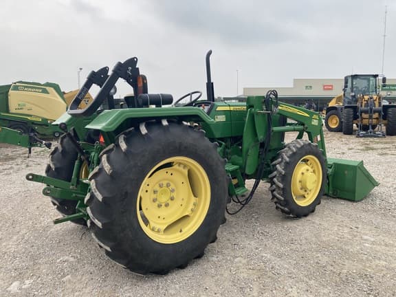 Image of John Deere 5055E equipment image 4