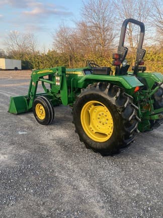Image of John Deere 5065E equipment image 2