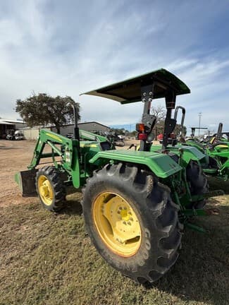 Image of John Deere 5065E equipment image 4