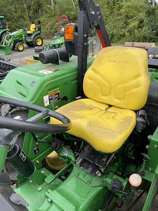 Image of John Deere 5065E equipment image 4