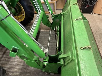 Image of John Deere 5065E equipment image 4