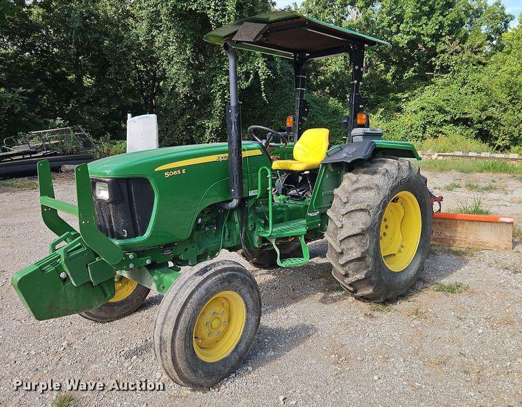 Image of John Deere 5065E Primary image