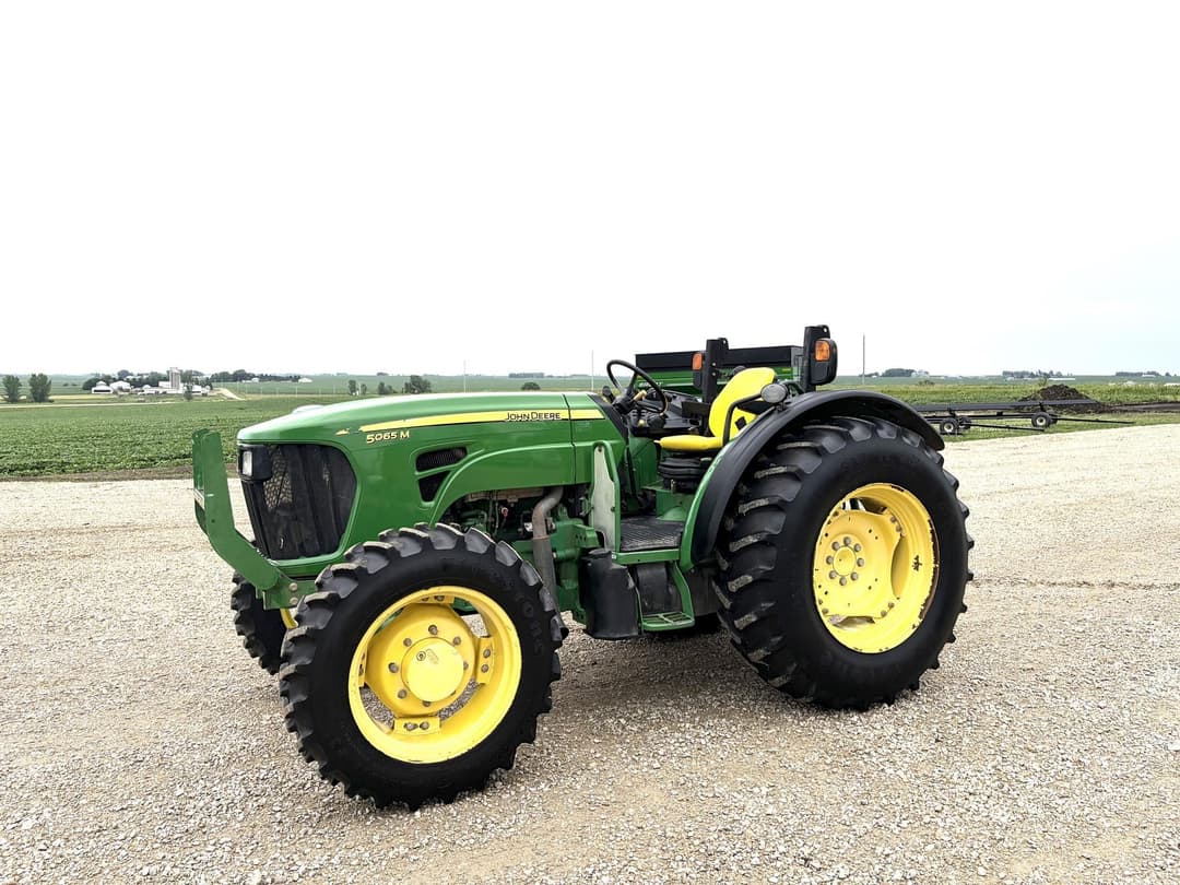 Image of John Deere 5065M Primary image