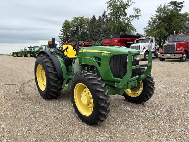 Image of John Deere 5065M equipment image 3