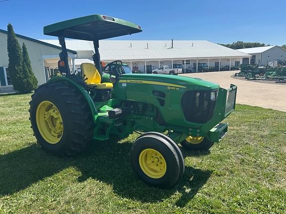 Image of John Deere 5065M equipment image 1