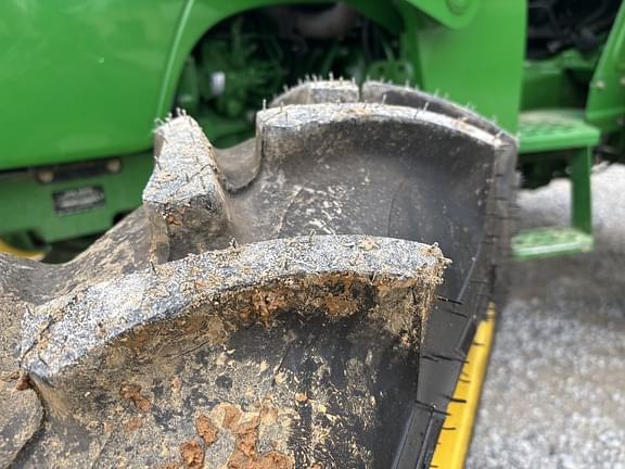 Image of John Deere 5075E equipment image 4