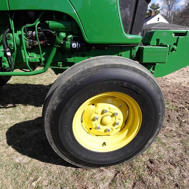 Image of John Deere 5075E equipment image 4