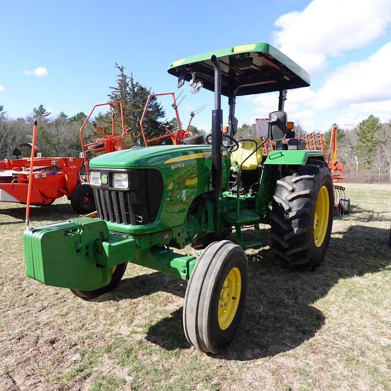 Image of John Deere 5075E Primary image