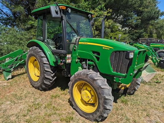 Image of John Deere 5083E equipment image 1