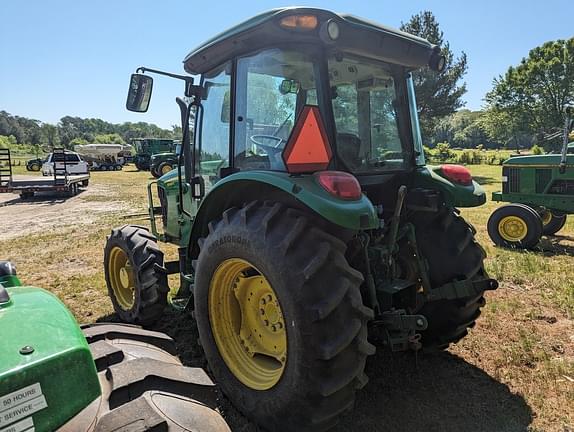 Image of John Deere 5083E equipment image 3