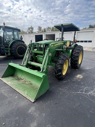 Image of John Deere 5083E equipment image 1