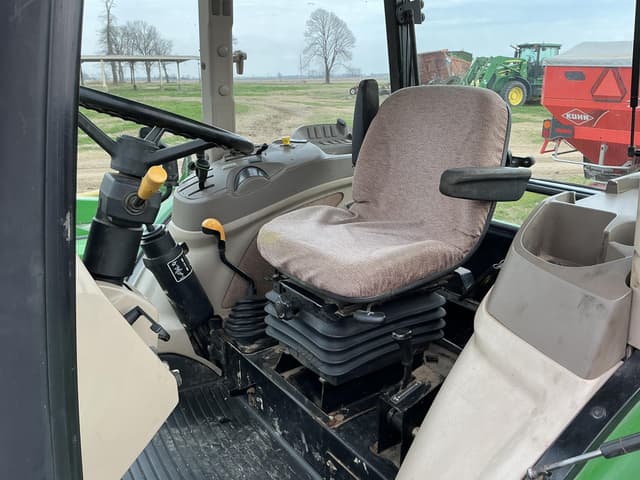 Image of John Deere 5083E equipment image 3