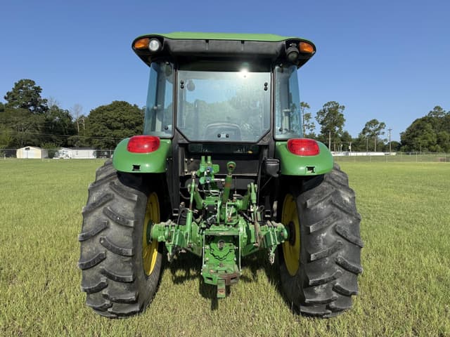 Image of John Deere 5083E equipment image 3