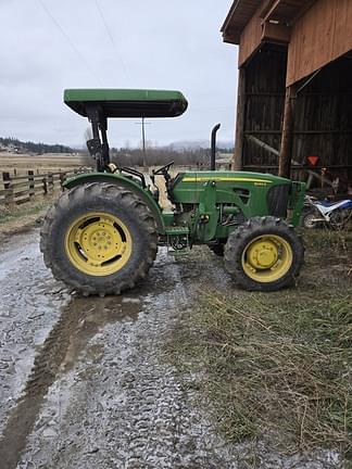 Image of John Deere 5083E equipment image 2