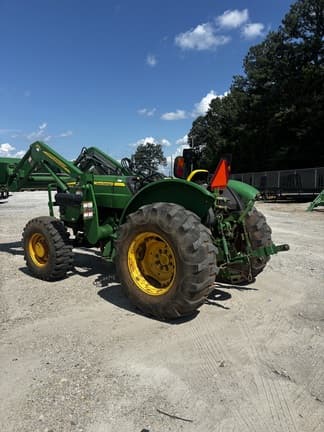 Image of John Deere 5083E equipment image 3