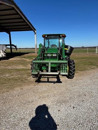 Image of John Deere 5083E equipment image 3