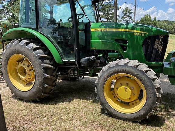 Image of John Deere 5083E Primary image