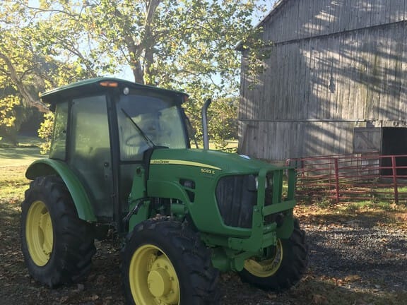 2012 John Deere 5083E Equipment Image0