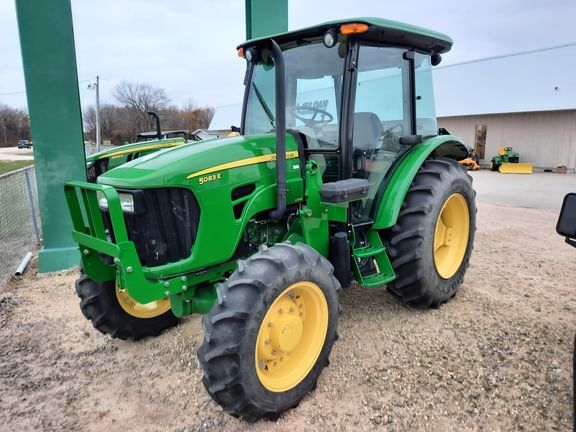 Main image John Deere 5083E