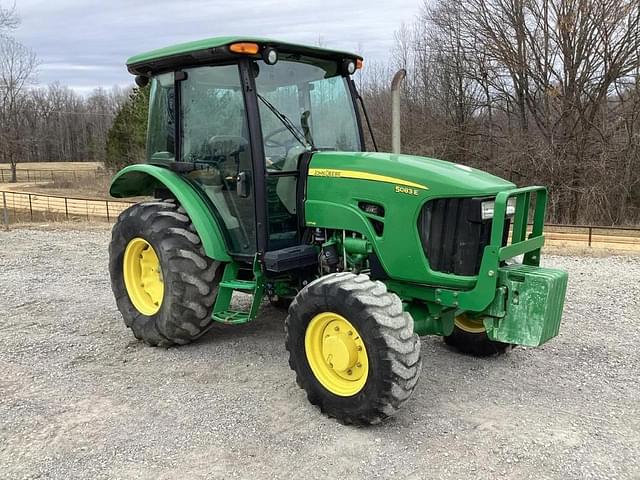 Image of John Deere 5083E equipment image 1