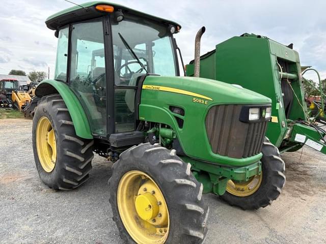 Image of John Deere 5083E equipment image 3